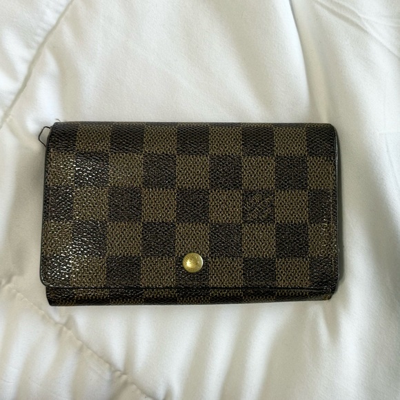 Louis Vuitton Damier Ebene Wallet - Picture 2 of 13
